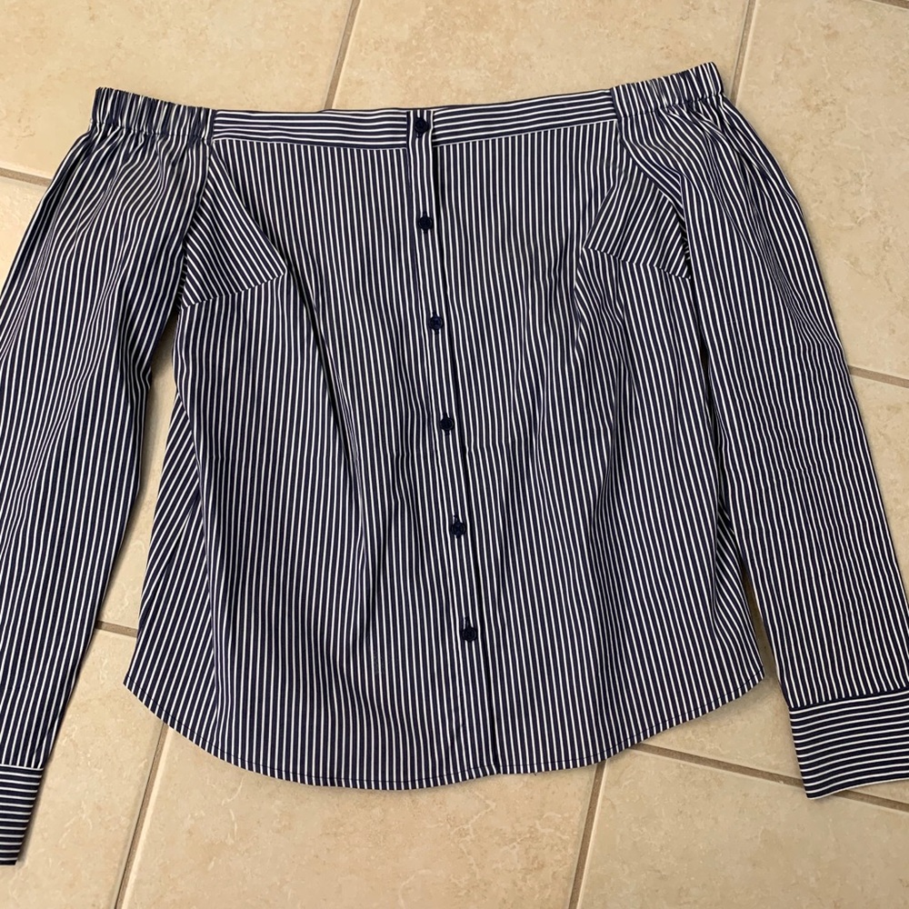 Express shoulder shirt